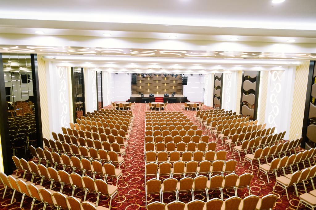 Alpha Hotel Pekanbaru Extérieur photo