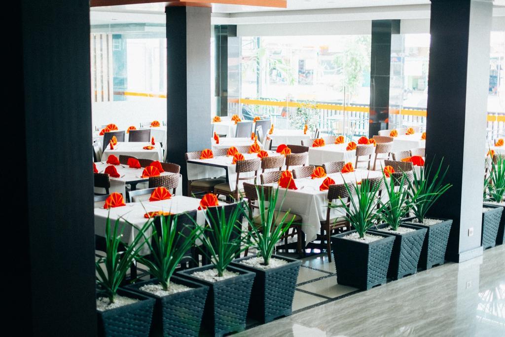 Alpha Hotel Pekanbaru Extérieur photo