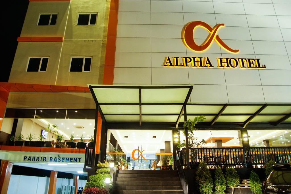 Alpha Hotel Pekanbaru Extérieur photo