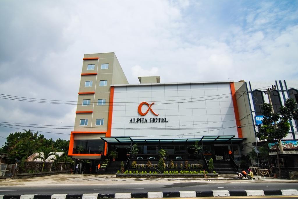 Alpha Hotel Pekanbaru Extérieur photo