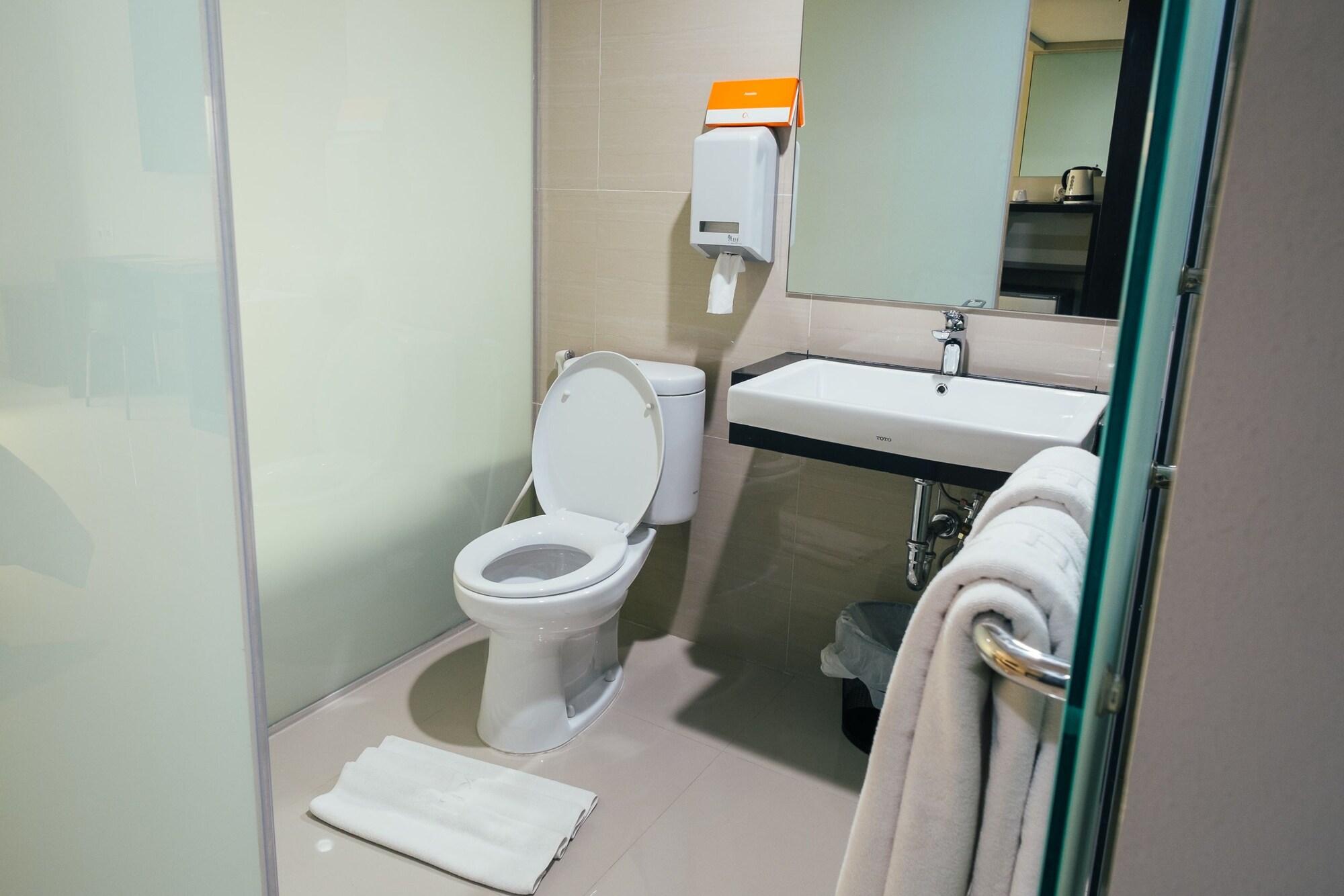 Alpha Hotel Pekanbaru Extérieur photo
