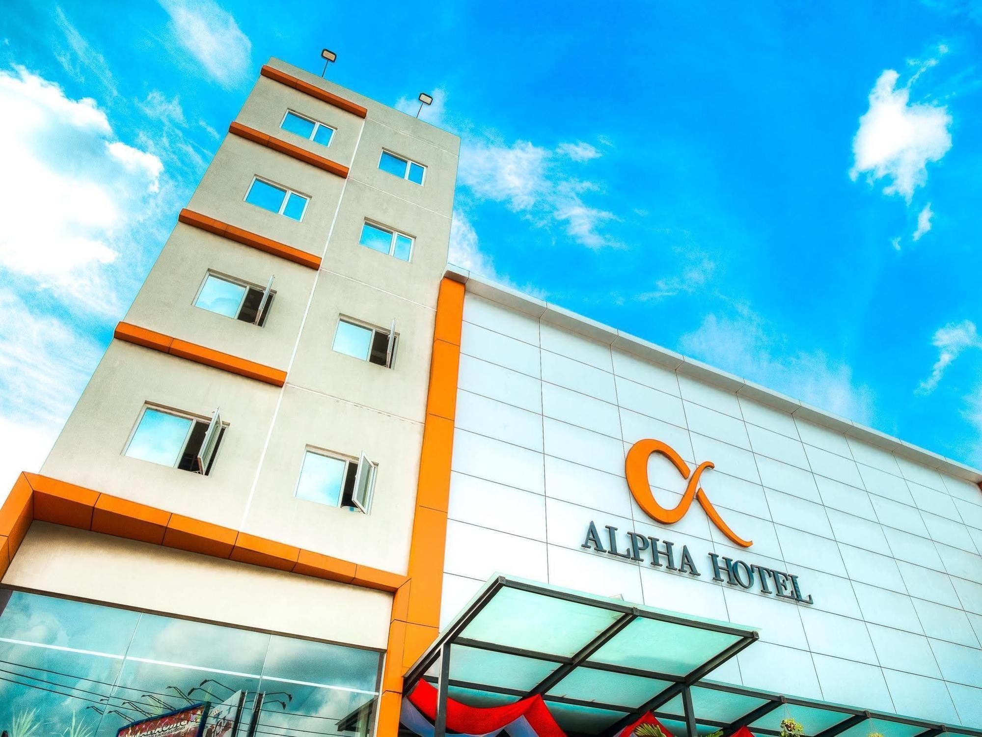 Alpha Hotel Pekanbaru Extérieur photo
