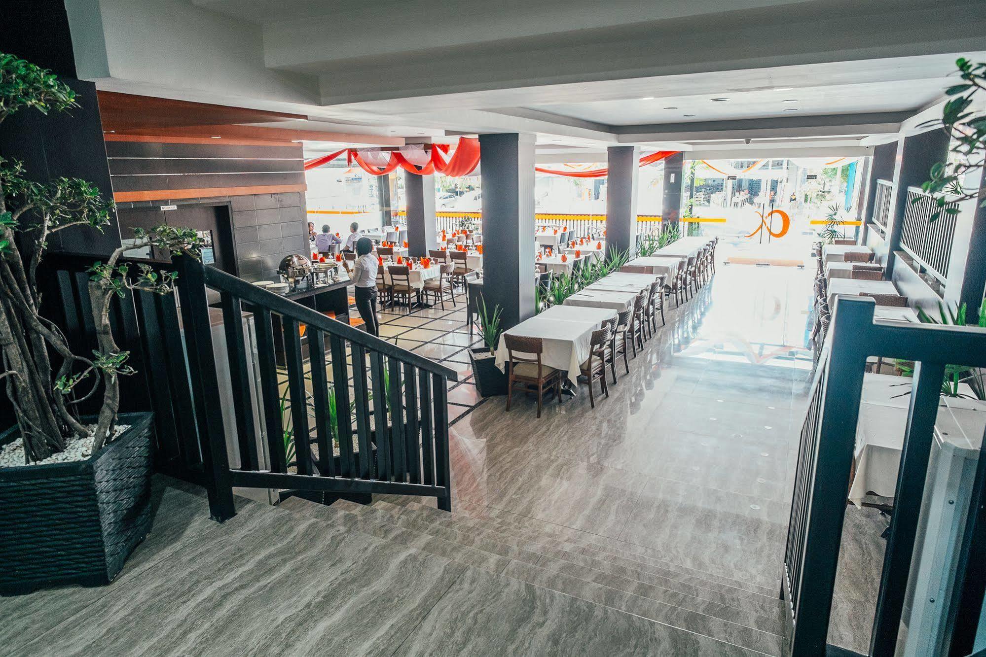 Alpha Hotel Pekanbaru Extérieur photo