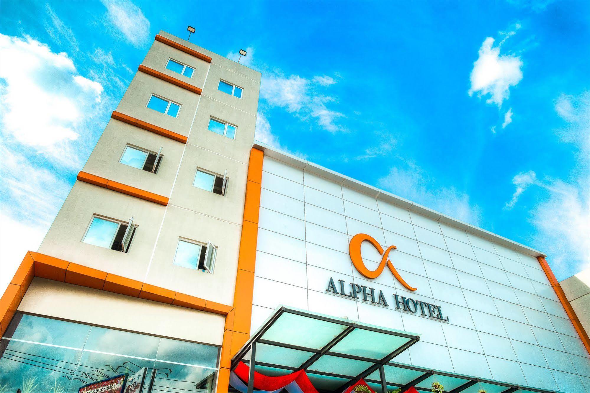 Alpha Hotel Pekanbaru Extérieur photo