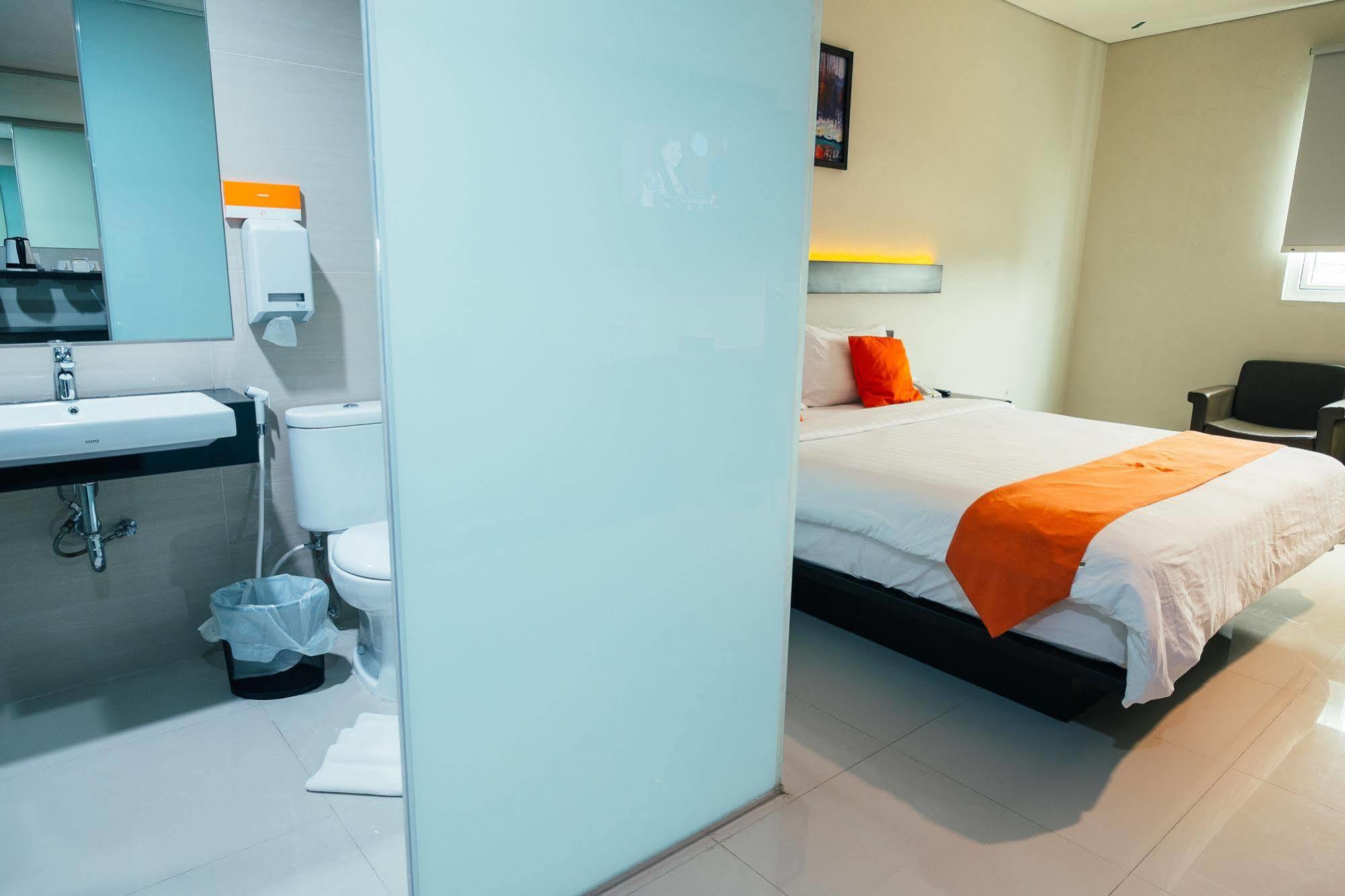 Alpha Hotel Pekanbaru Extérieur photo