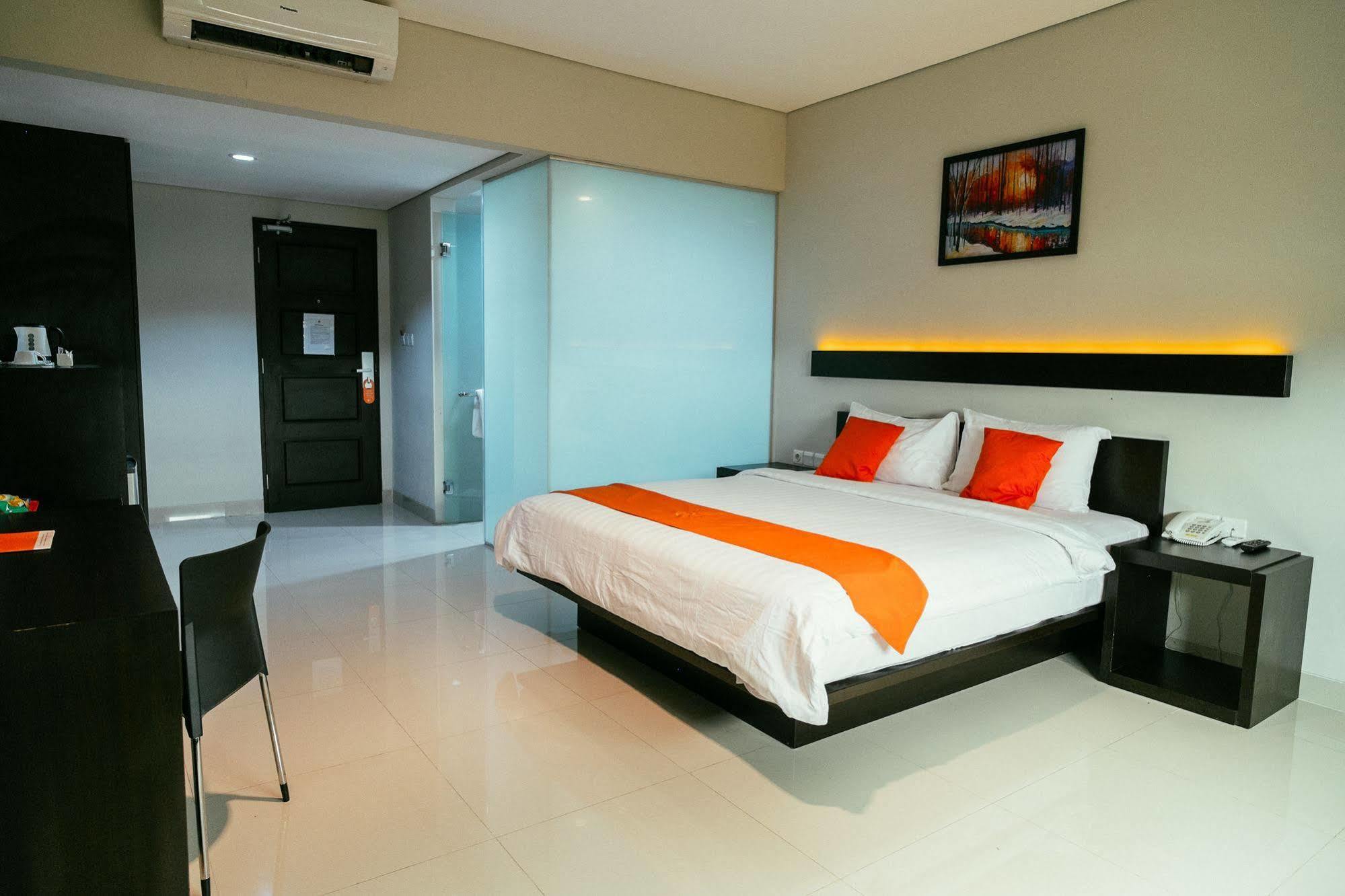 Alpha Hotel Pekanbaru Extérieur photo